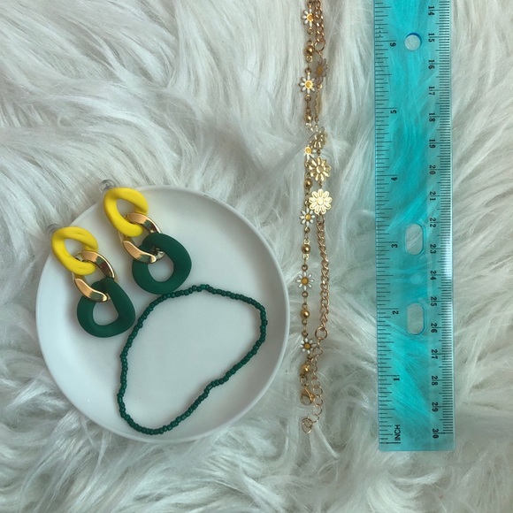 Gold/green/white/yellow earrings and bracelets set - Picture 3 of 5